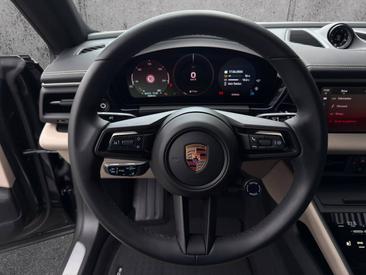 Porsche Macan GTS Electric — photo 13
