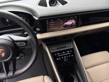 Porsche Macan GTS Electric — photo 17