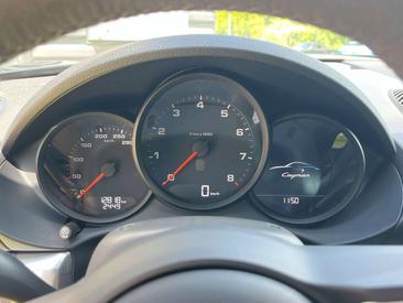 Porsche 718 Cayman GT4 — photo 22