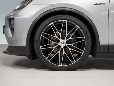 Porsche Macan GTS Electric — photo 4
