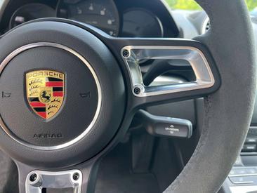 Porsche 718 Cayman GT4 — photo 27