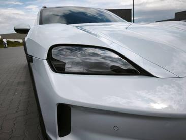 Porsche Taycan Cross Turismo 4S — photo 10