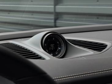 Porsche Macan GTS Electric — photo 23