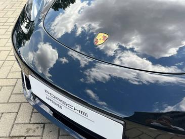 Porsche 718 Cayman GT4 — photo 29