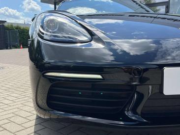 Porsche 718 Cayman GT4 — photo 30