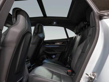 Porsche Macan GTS Electric — photo 18