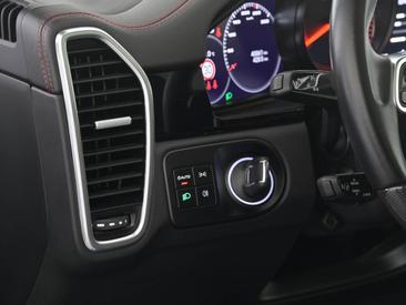 Porsche Cayenne III Turbo GT — photo 12