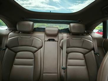 Porsche Taycan Cross Turismo 4S — photo 25