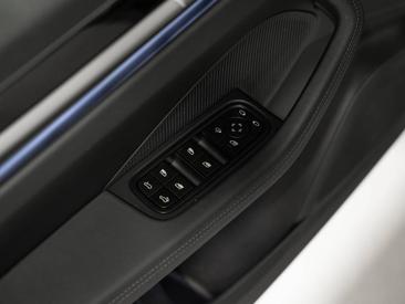 Porsche Macan GTS Electric — photo 23