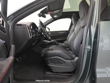 Porsche Cayenne III Turbo GT — photo 15