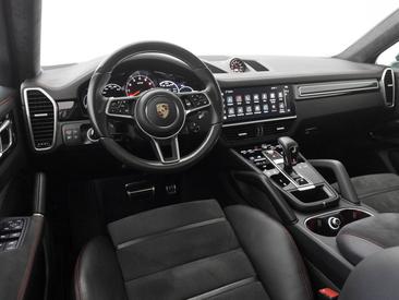 Porsche Cayenne III Turbo GT — photo 17