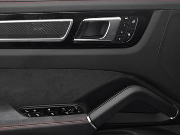 Porsche Cayenne III Turbo GT — photo 20