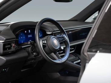 Porsche Macan GTS Electric — photo 30
