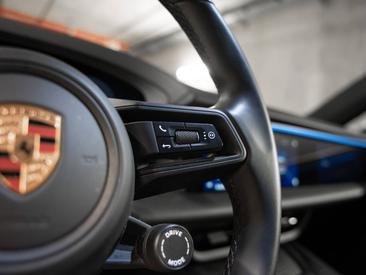 Porsche Macan GTS Electric — photo 31