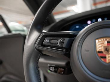 Porsche Macan GTS Electric — photo 32