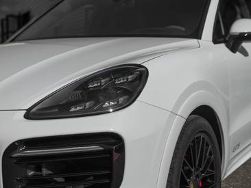 Porsche Cayenne III Turbo GT — photo 10