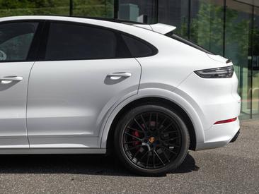 Porsche Cayenne III Turbo GT — photo 12