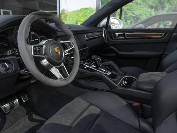 Porsche Cayenne III Turbo GT — photo 14