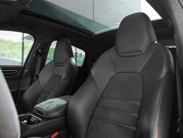 Porsche Cayenne III Turbo GT — photo 15