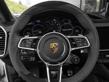 Porsche Cayenne III Turbo GT — photo 22