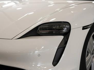 Porsche Taycan Sport Turismo GTS — photo 6