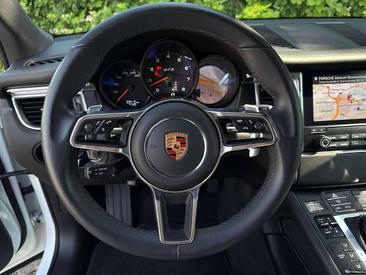 Porsche Macan GTS — photo 19
