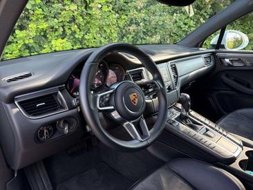 Porsche Macan GTS — photo 20