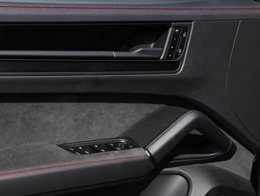 Porsche Cayenne III Turbo GT — photo 21