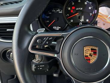 Porsche Macan GTS — photo 27