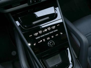Porsche Cayenne III Turbo GT — photo 27