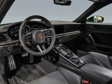 Porsche 911 Turbo S — photo 14