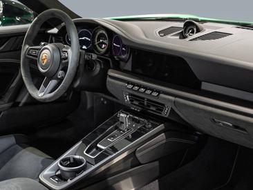 Porsche 911 Turbo S — photo 17
