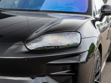 Porsche Cayenne E4 Turbo Electric — photo 9