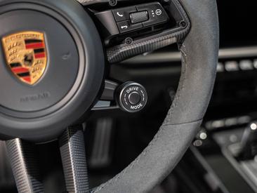 Porsche 911 Turbo S — photo 22