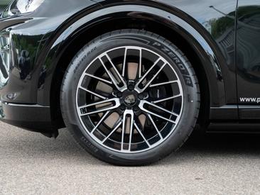 Porsche Cayenne E4 Turbo Electric — photo 10