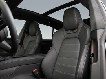 Porsche Cayenne E4 Turbo Electric — photo 13