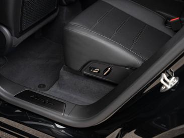 Porsche Cayenne E4 Turbo Electric — photo 15