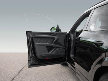 Porsche Cayenne E4 Turbo Electric — photo 16