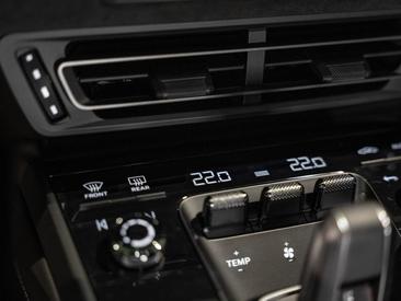 Porsche 911 Turbo S — photo 28