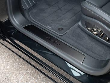 Porsche Cayenne E4 Turbo Electric — photo 18