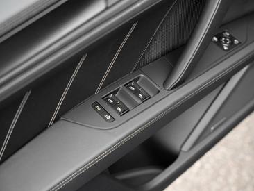 Porsche Cayenne E4 Turbo Electric — photo 20