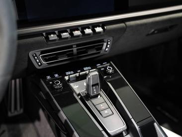 Porsche 911 Turbo S — photo 32