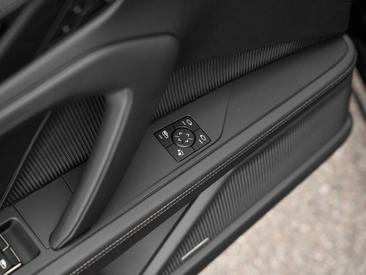 Porsche Cayenne E4 Turbo Electric — photo 21
