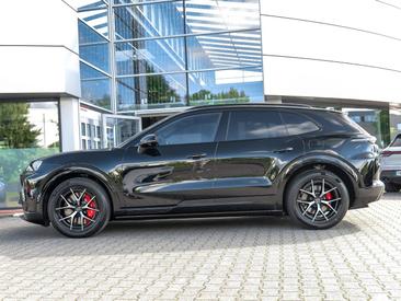 Porsche Cayenne E4 Turbo Electric — photo 2