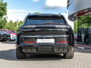 Porsche Cayenne E4 Turbo Electric — photo 4
