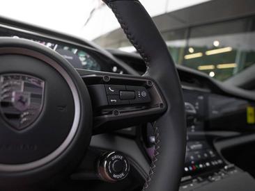 Porsche Cayenne E4 Turbo Electric — photo 24