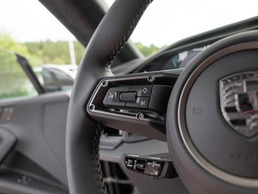 Porsche Cayenne E4 Turbo Electric — photo 25