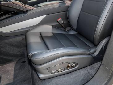 Porsche Cayenne E4 Electric — photo 23