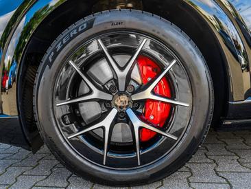 Porsche Cayenne E4 Turbo Electric — photo 8