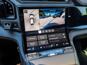 Porsche Cayenne E4 Electric — photo 26